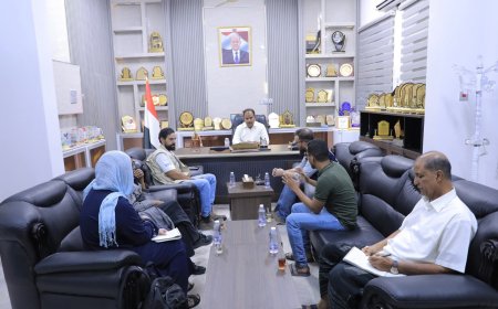 الوكيل العامري يبحث مع وفد برنامج الغذاء العالمي تدخلات البرنامج في قطاعي المياه والزراعة بوادي وصحراء حضرموت