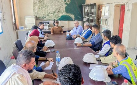 عدن.. مدير صيرة يناقش سير أعمال ترميم سينما “أروى” التاريخية