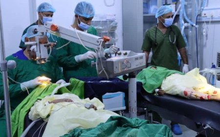 مخيم حول العيون المجاني في المخا ينجز 220 عملية جراحية خلال الاسبوع الأول من انطلاقه.