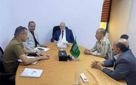محافظ تعز يبحث مع مركز الملك سلمان ومؤسسة يماني ترتيبات تنفيذ مشروع 600 ألف سلة غذائية