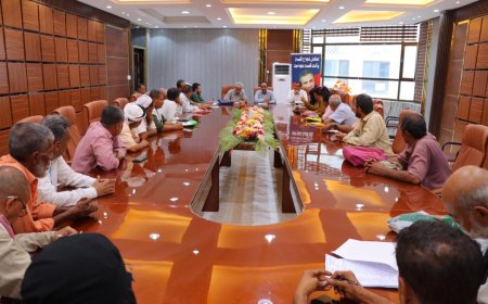 الزهري يترأس اجتماعًا للجان المجتمعية بخور مكسر ويؤكد على تعزيز دورها الخدمي والتنموي