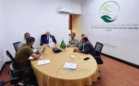 محافظ تعز يناقش ترتيبات تنفيذ مشروع توزيع السلل الغذائية في مديريتي المعافر والمخا بتمويل من مركز الملك سلمان