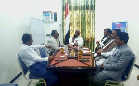 أحزاب مأرب تحمّل القيادة والحكومة مسؤولية الانهيار الاقتصادي وتطالب بتمثيل عادل وإنهاء التهميش