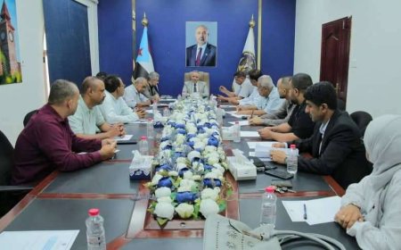 الهيئة الوطنية للإعلام الجنوبي تعقد اجتماعها الدوري برئاسة اليافعي