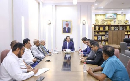 الوزير البكري يوجه بمتابعة أرضية ملعب نادي الجلاء بعدن