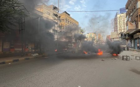 احتجاجات صاخبة وسط مدينة تعز احتجاجا على تردي الخدمات
