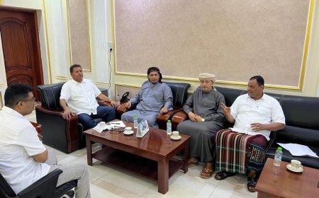 النائب العام يلتقي محافظ سقطرى لبحث التعاون المشترك وتعزيز سيادة القانون في الأرخبيل