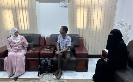 رئيس الجهاز المركزي للإحصاء تلتقي الخبير الدولي الدكتور عمر عصمان