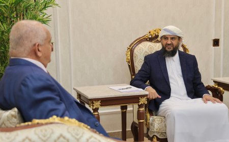 المحرمي يطّلع على إصلاحات الخدمة المدنية ويوجّه بتسريع صرف العلاوات لموظفي الدولة