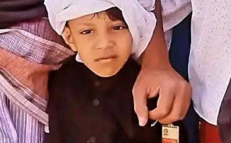 زنجبار.. أسرة الطفل عبودي الميسري تطالب بإنقاذه بعد إصابته برصاص الاشتباكات والجهات المعنية تتجاهل