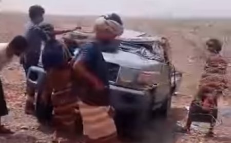 حادث تصادم مروع بين طقم عسكري ودراجة نارية في الحديدة