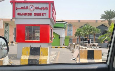 افتتاح محل حلويات بأحد الممرات القريبة من بوابة الدخول لمطار عدن الدولي