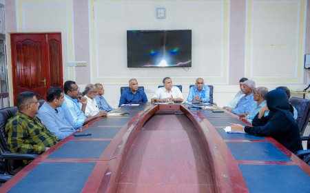 رئيس جامعة عدن يترأس اجتماعًا ويشيد بتعاون وزارتي الخدمة المدنية والمالية في إنجاز تسويات الأكاديميين