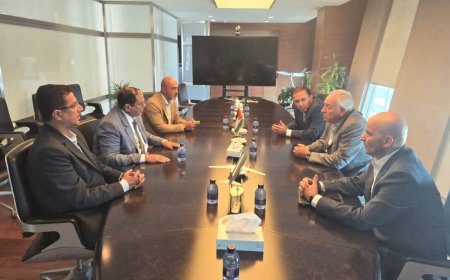 رئيس هيئة الطيران المدني يبحث مع رئيس الخطوط الملكية الأردنية ترتيبات تشغيل رحلات إلى مطار عدن الدولي