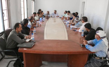 مناقشة مستوى تحصيل الإيرادات المحلية بالقطاعات المركزية في شبوة