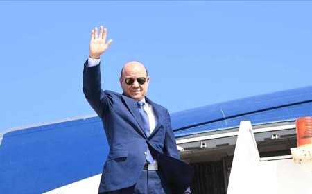 رئيس مجلس القيادة يغادر عدن لإجراء مشاورات مع الشركاء الاقليميين والدوليين