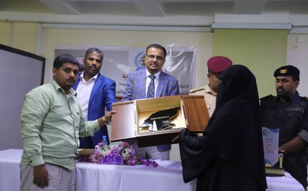 برعاية المحافظ بن ماضي.. وبحضور الأمين العام..حضرموت تُكرّم شهيد الواجب الجندي "أحمد بانافع" في الذكرى السنوية الثانية لاستشهاده