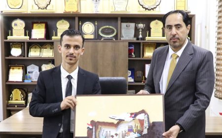 الوزير البكري يستقبل الخطاط الحساني ويثني على موهبته