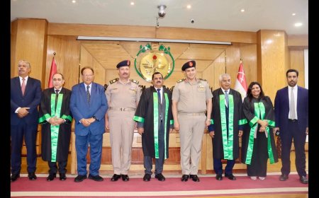 وزير النقل يهنئ وزير الدفاع لحصوله على الدكتوراه مع مرتبة الشرف الأولى من الأكاديمية العسكرية في مصر