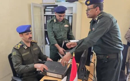 مدير عام شرطة حجة يتفقد العمل الأمني في المناطق المحررة بالمحافظة