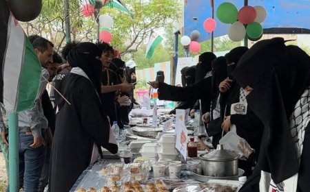 طالبات السكن الجامعي ينظمن البازار الأول دعماً لأبناء غزة