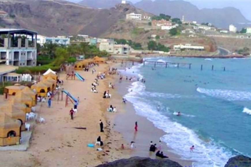وفاة إمام وخطيب مسجد شهير في عدن في حادث مروري أليم
