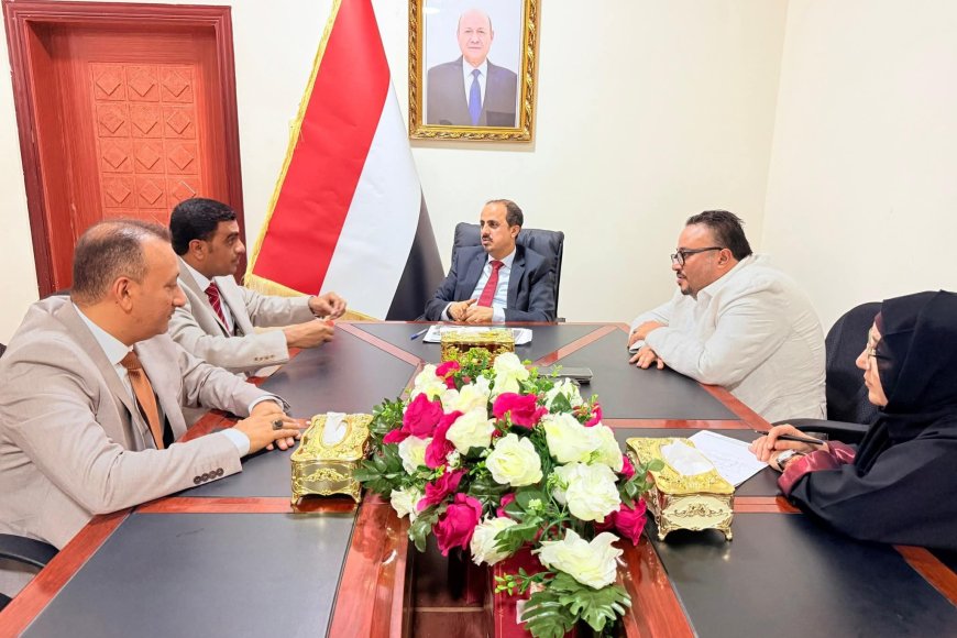 الإرياني يناقش مع وكيل محافظة سقطرى التحضيرات الجارية لموسم السياحة القادم