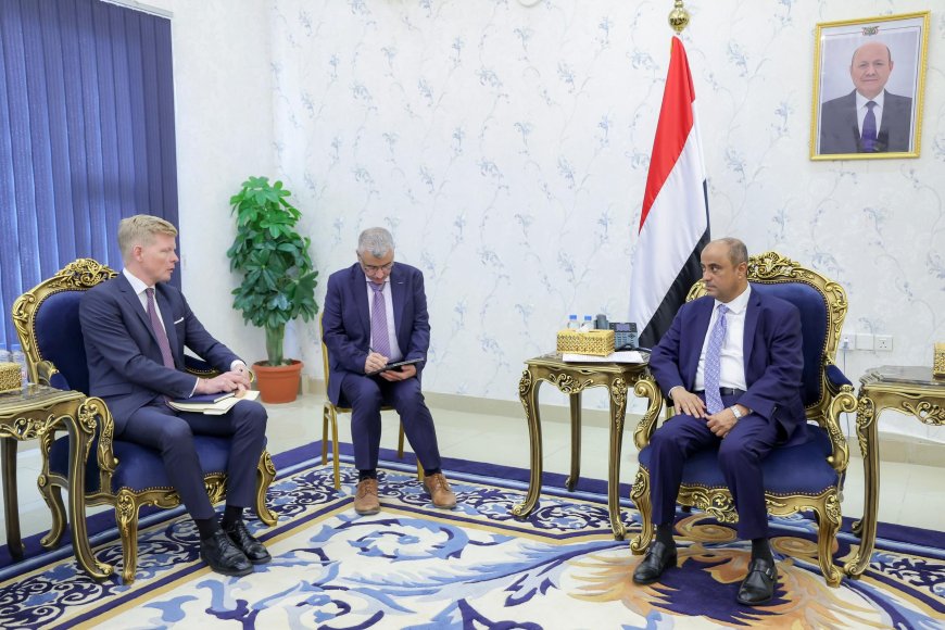 رئيس الوزراء يستقبل في العاصمة المؤقتة عدن المبعوث الأممي الى اليمن