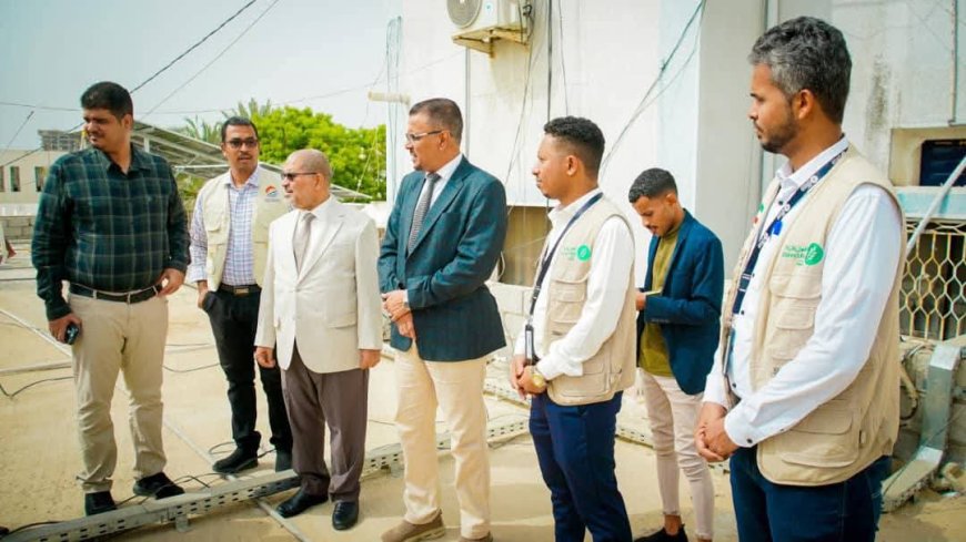 - بتمويل من العون المباشر الكويتية - الأمين العام لمحلي حضرموت يدشن مشاريع الطاقة الشمسية لثلاثة مراكز صحية بالمكلا