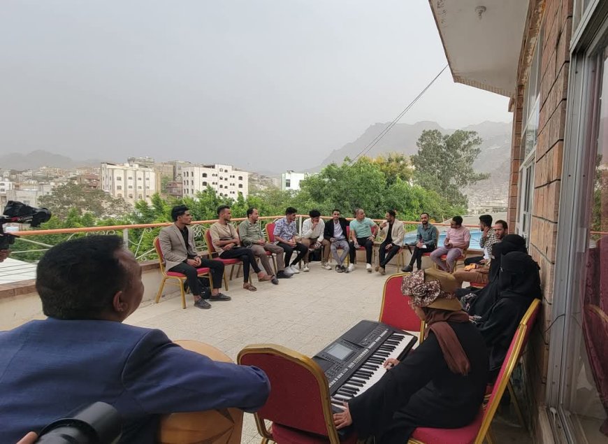 كورال تعز يحتفي بيوم الأغنية اليمنية