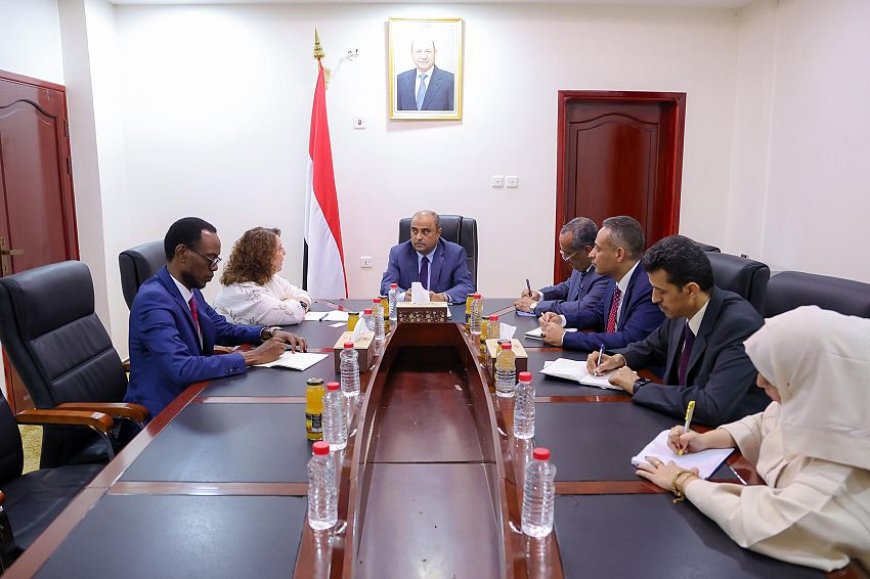 رئيس الوزراء يستقبل الممثل المقيم لبرنامج الأمم المتحدة الإنمائي لدى اليمن