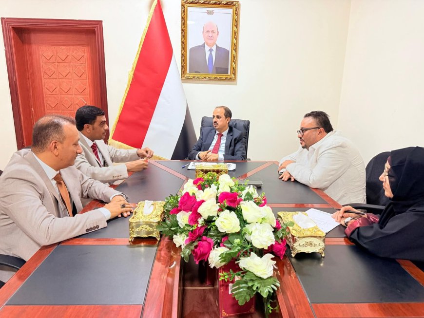 الإرياني يناقش مع وكيل محافظة سقطرى التحضيرات الجارية لموسم السياحة القادم