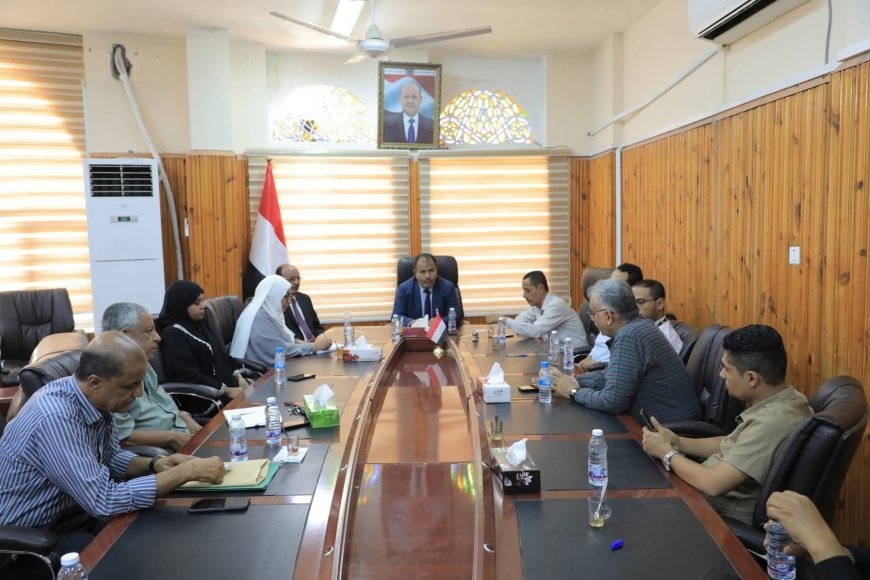 الوكيل العامري يطلع على إجراءات تنفيذ مشروع تعزيز الوعي الصحي لزيادة الطلب على التحصين في مديريتي تريم والقطن