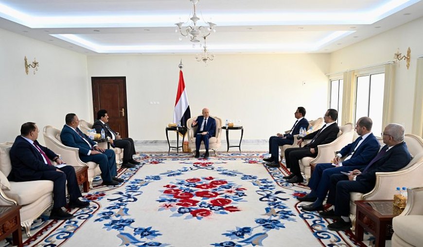 الرئيس العليمي يلتقي قيادات المكتب السياسي للمقاومة الوطنية ويشيد بدور طارق صالح