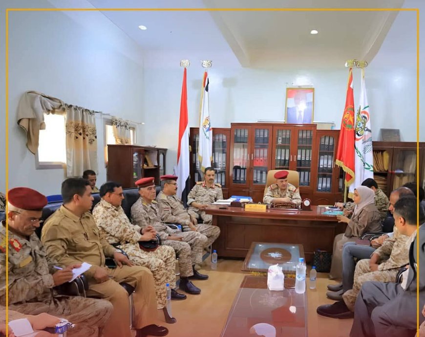 محور تعز يبحث مع مركز الدعم النفسي بتعز آليات تقديم الرعاية النفسية لجرحى الجيش وضحايا الحرب