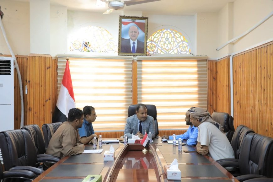 الوكيل العامري يبحث آلية ضبط أسعار الغاز المنزلي بمديرات وادي وصحراء حضرموت
