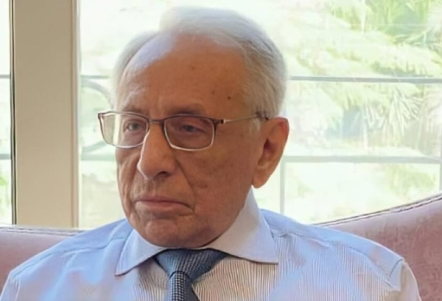 د. محمد الرقيبي يعزي في وفاة رجل الأعمال البارز أبو بكر بازرعة