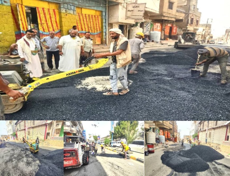 المشمر يطلع على أعمال سفلتة أجزاء من شارعي الكوثر والحوض عقب استكمال مشروع الصرف الصحي