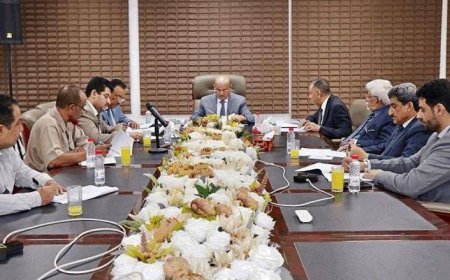 استبشار مصحوب بالقلق والترقب بعد تعافي الريال اليمني