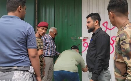 لرفضها بيع العملات الأجنبية..إغلاق عدد من محلات الصرافة في مديرية المنصورة بعدن