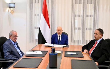 رئيس مجلس القيادة يؤكد التزام الدولة بتلبية المطالب المشروعة لأبناء حضرموت