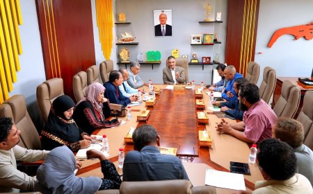 السلطة المحلية في عدن تقر رفع حافز المعلمين إلى 50 ألف ريال