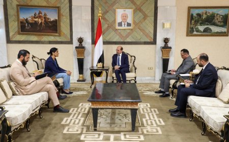 وزير الخارجية يبحث مع السفيرة البريطانية تعزيز الشراكة بما يخدم الأمن والاستقرار في اليمن