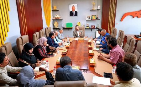 السلطة المحلية بمحافظة عدن تقر رفع حافز المعلمين إلى 50 ألف ريال