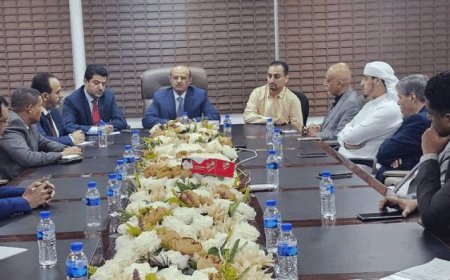 محافظ البنك المركزي يناقش مع مسؤولي البنوك آلية تمويل وتنظيم الاستيراد