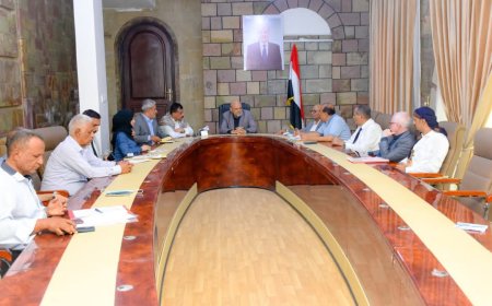 اجتماع بتعز يناقش التقارير المالية للموارد والانفاق بالمحافظة