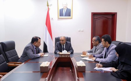 رئيس الوزراء يطلع على إجراءات الرقابة على أسعار الأسماك والمنتجات الزراعية