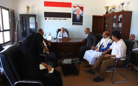 لجنة الرقابة الشعبية تناقش جاهزية مكتب التربية والتعليم بتعز لانطلاق العام الدراسي الجديد