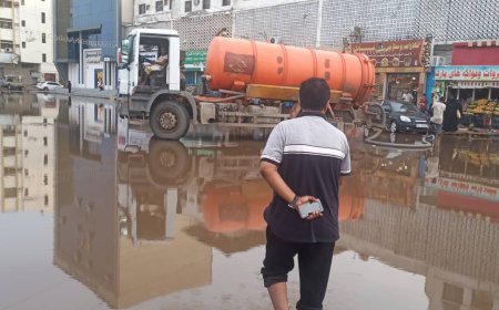 الزهري يواصل متابعة أعمال شفط مياه الأمطار في أحياء خورمكسر