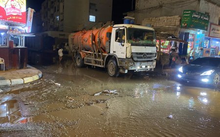 بإشراف مباشر من الزهري.. لجنة الطوارئ بخورمكسر تواصل أعمال شفط مياه الأمطار وفتح السدات